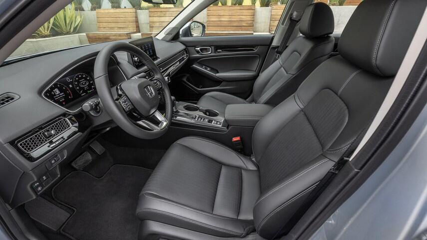 本田雅阁思域2023款哪款最值得买,本田思域顶配值得买还是买雅阁