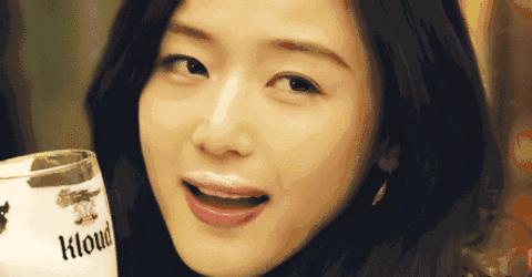 5秒恢复嘴唇水润,告别唇部暗沉、细纹