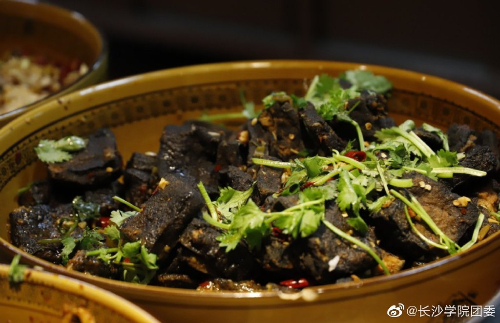 上“二批本科”，也要挑个条件好的，这5所大学伙食堪比饭店