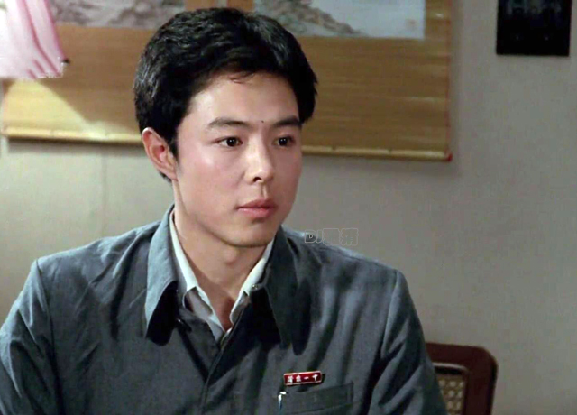 罕见老照片80年代男星,80岁老戏骨全部照片