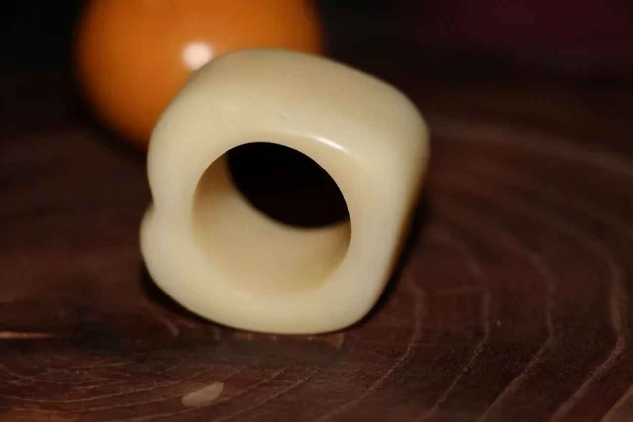 上油的文玩后期盘玩图片,文玩油颜色有黄有白