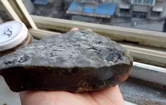 各种造假蜜蜡都会暴露出真身,蜜蜡造假的6大内幕学会避免被宰