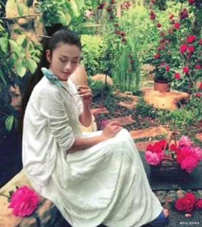 杨丽萍豪华酒店解封变艺术馆，100元一位云南咖啡，却获网友支持