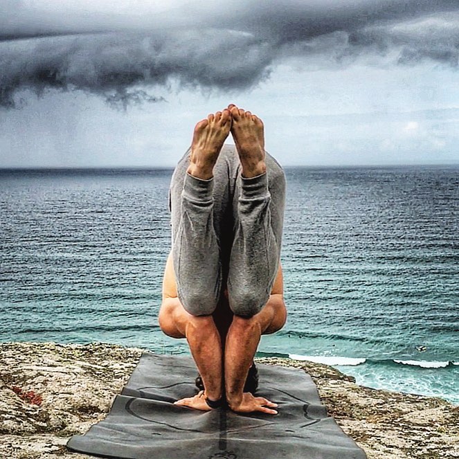 瑜伽哪个体式改善静脉曲张,小腿静脉曲张怎么改善