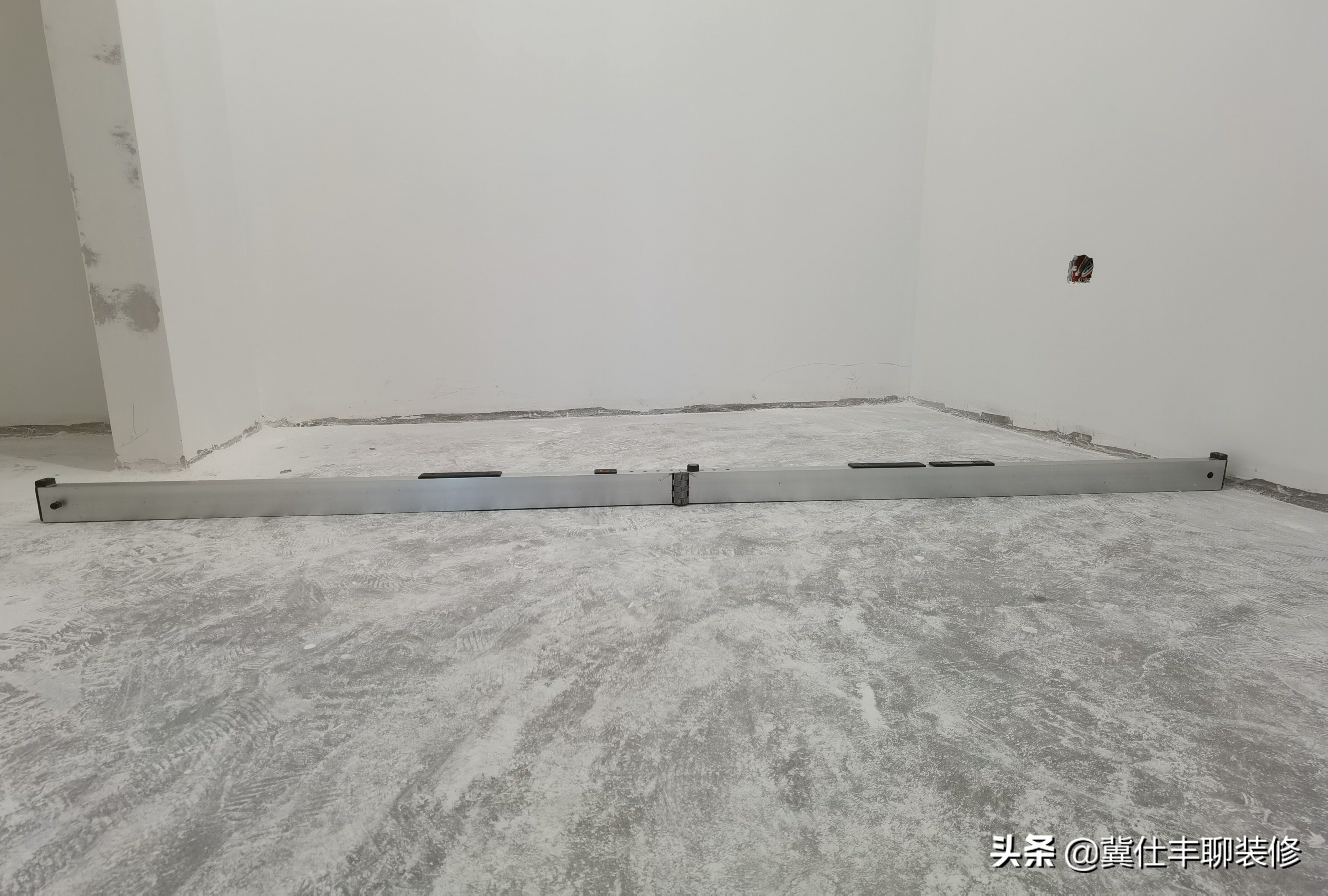 铺复合地板地面不平怎么办,地面不平怎么安装塑木地板