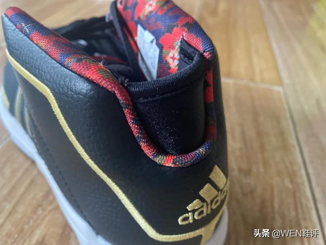 詹姆斯科比鸳鸯鞋,詹姆斯历年全明星上脚球鞋