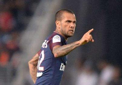 一分钟了解世界足球排名前三的边后卫