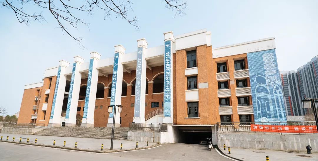 自从藏龙岛有了南延线，我就再没羡慕过别人家的学校！