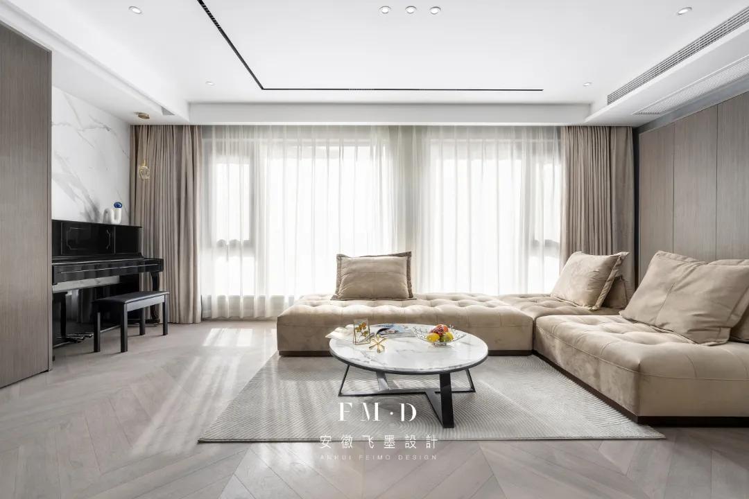 无主灯客厅无磁吸灯灯光布局,无主灯和磁吸轨道灯搭配