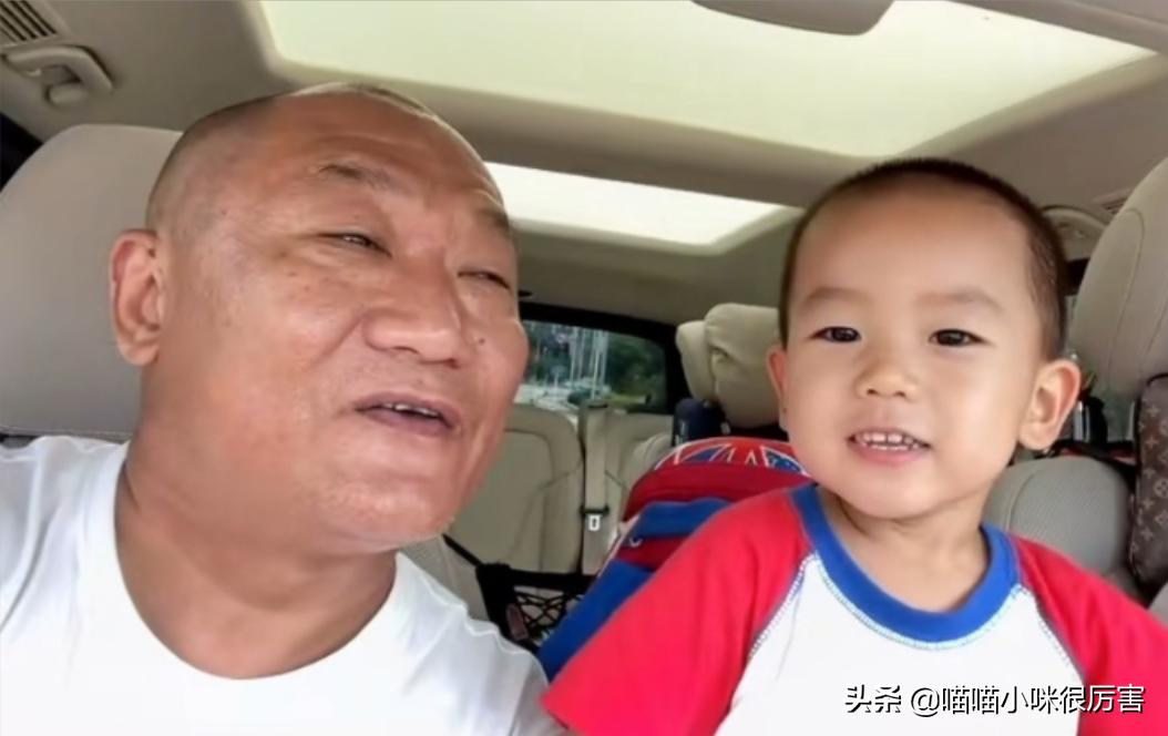 谢东是谁和侯宝林生的,谢文东父母知道身份的视频