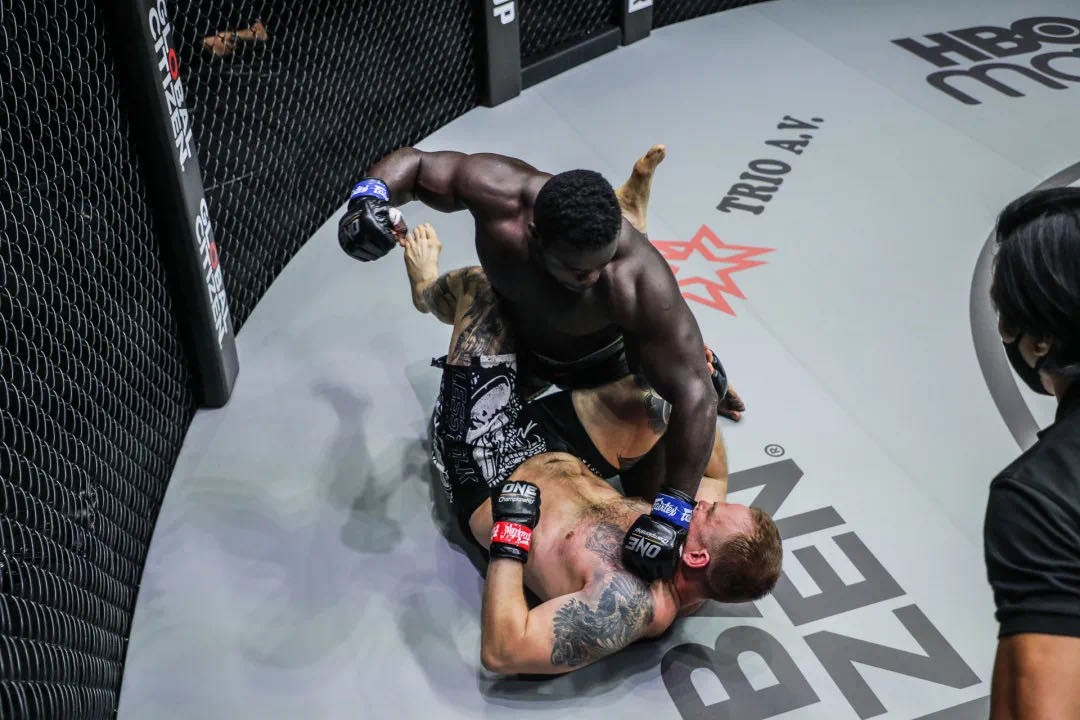 one冠军赛重量级最精彩的一场比赛,one冠军赛非常经典的一场对决