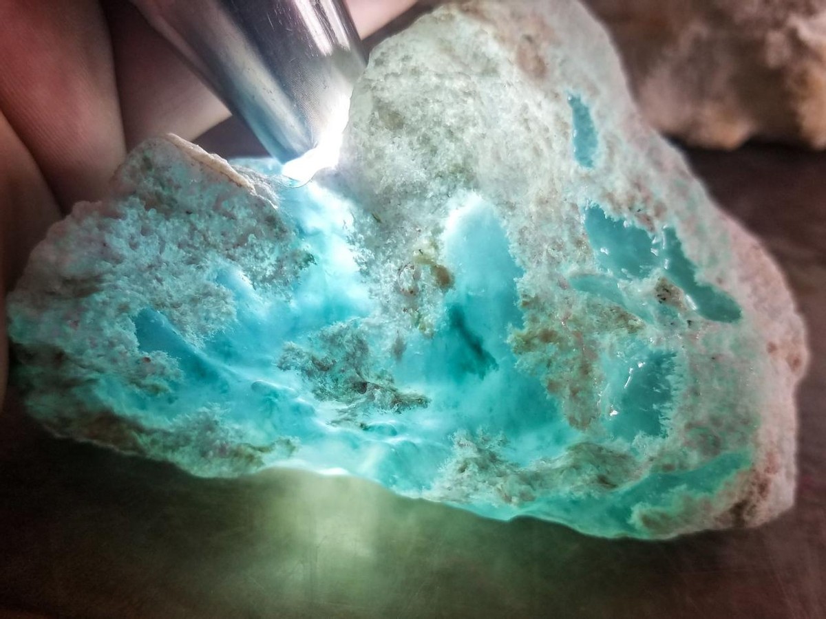 翡翠原石直播间被骗怎么成功退款,直播间卖翡翠原石是不是骗人的