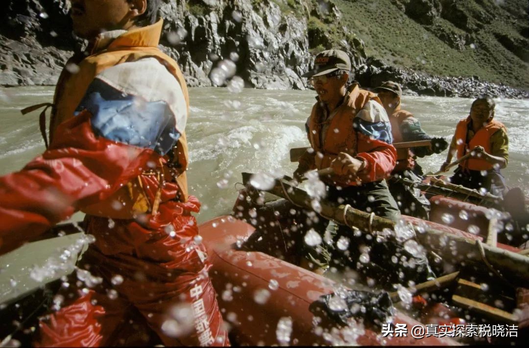 二十个男人和一条江（附：每个队员大头照）