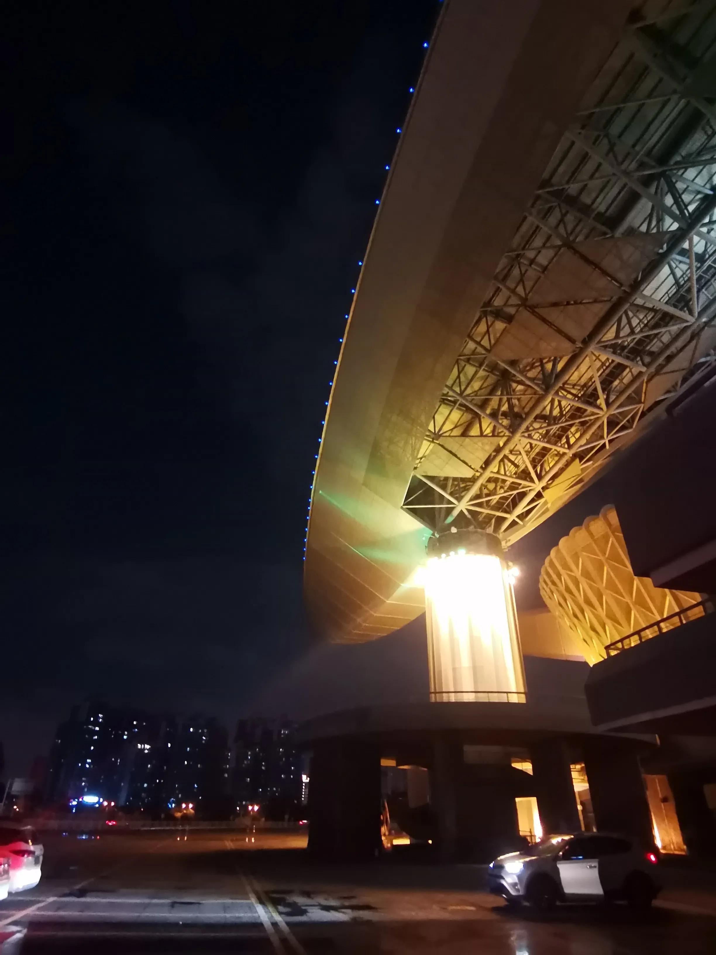 走进体育领略文化魅力,南宁体育中心足球比赛