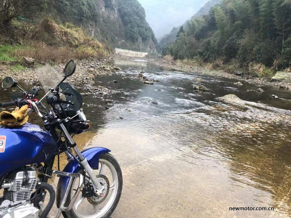 老阿姨摩托旅西藏,老阿姨摩托自驾