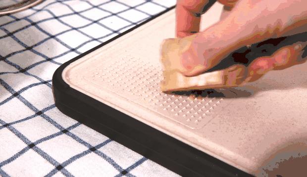 切菜板刚买回来要怎样做,刚买的切菜板需要做哪些