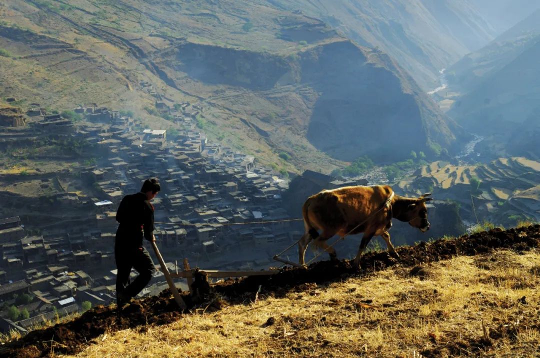 洛克徒步木里到稻城翻的是哪座山,秘境四川甘孜
