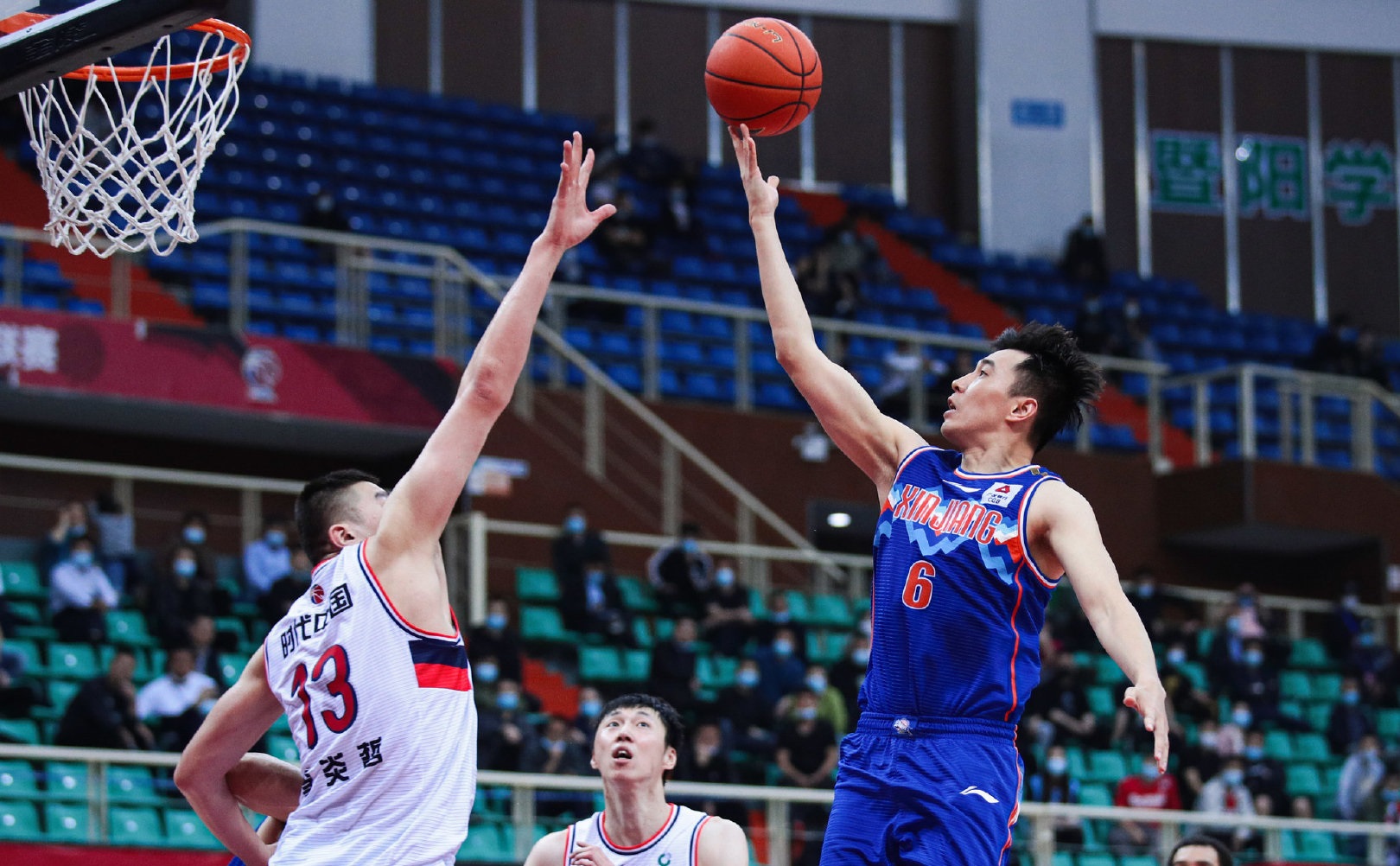 周琦打出nba成绩,周琦打出宏远精神