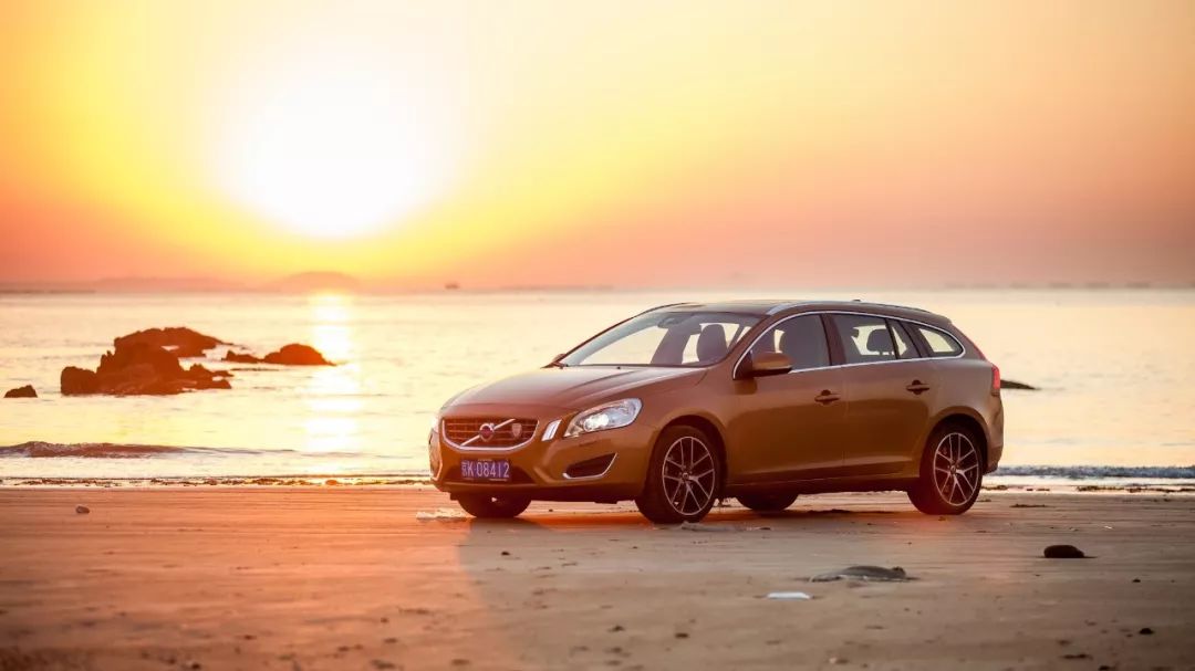 沃尔沃旅行车v60和v90碰撞测试,沃尔沃旅行车v6017年二手车价格
