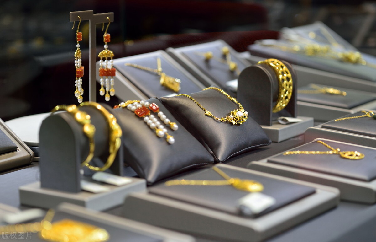 周大福和老凤祥哪一个好,老凤祥和周大福哪一个品牌更牛