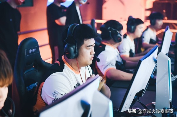 昔日B级小将yf一鸣惊人,纵身一跃直至联盟顶峰