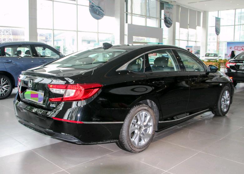 本田雅阁十代17款,本田雅阁17年款