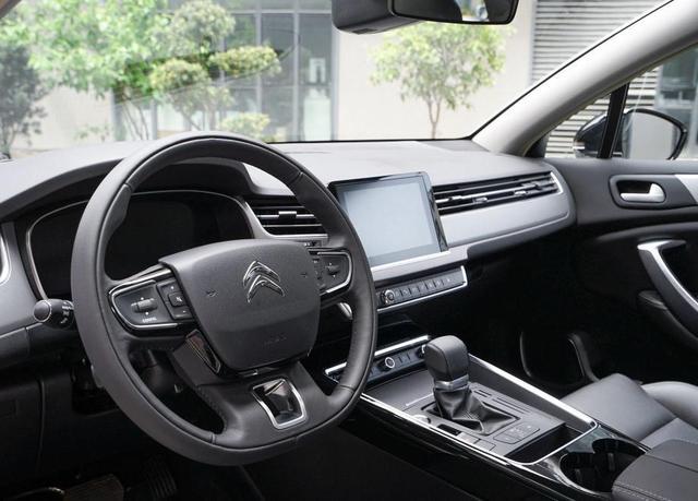 怀揣18万，开完宝马1系又换雪铁龙C5，车主：想说二个字