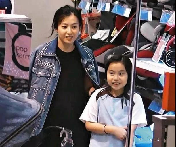 甘比从女狗仔逆袭成女首富,甘比从狗仔逆袭成为香港女首富