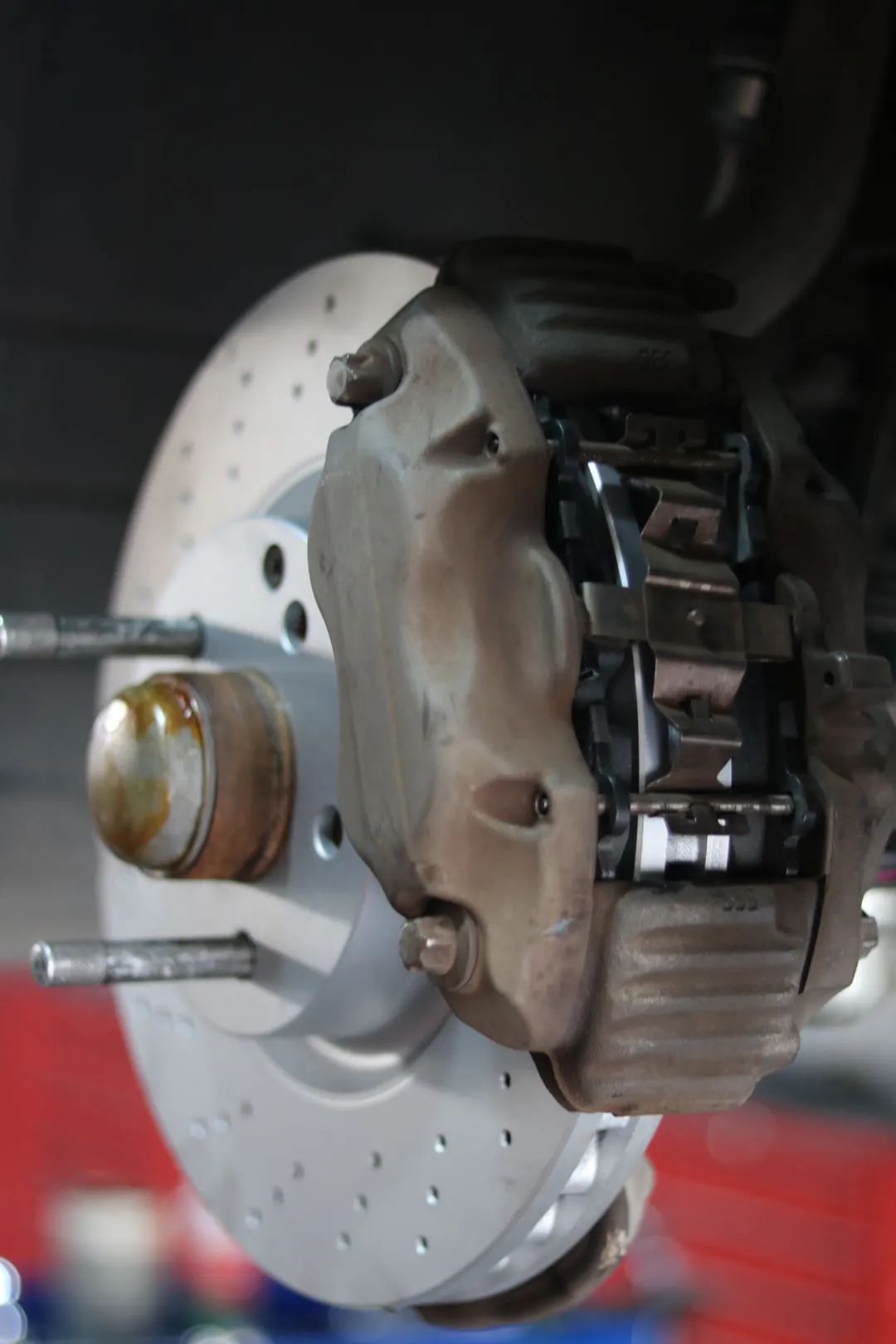 奔驰w221升级新款w222s450外观,老款奔驰w211e260翻新整备