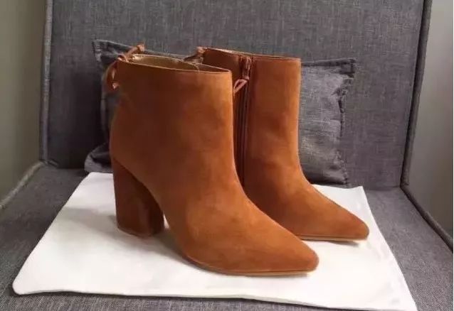 stuartweitzman是奢侈品吗,stuartweitzman今年爆款