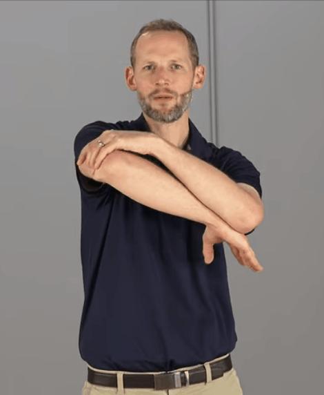 肩峰撞击综合征自己如何治疗,手举过头顶肩膀酸疼