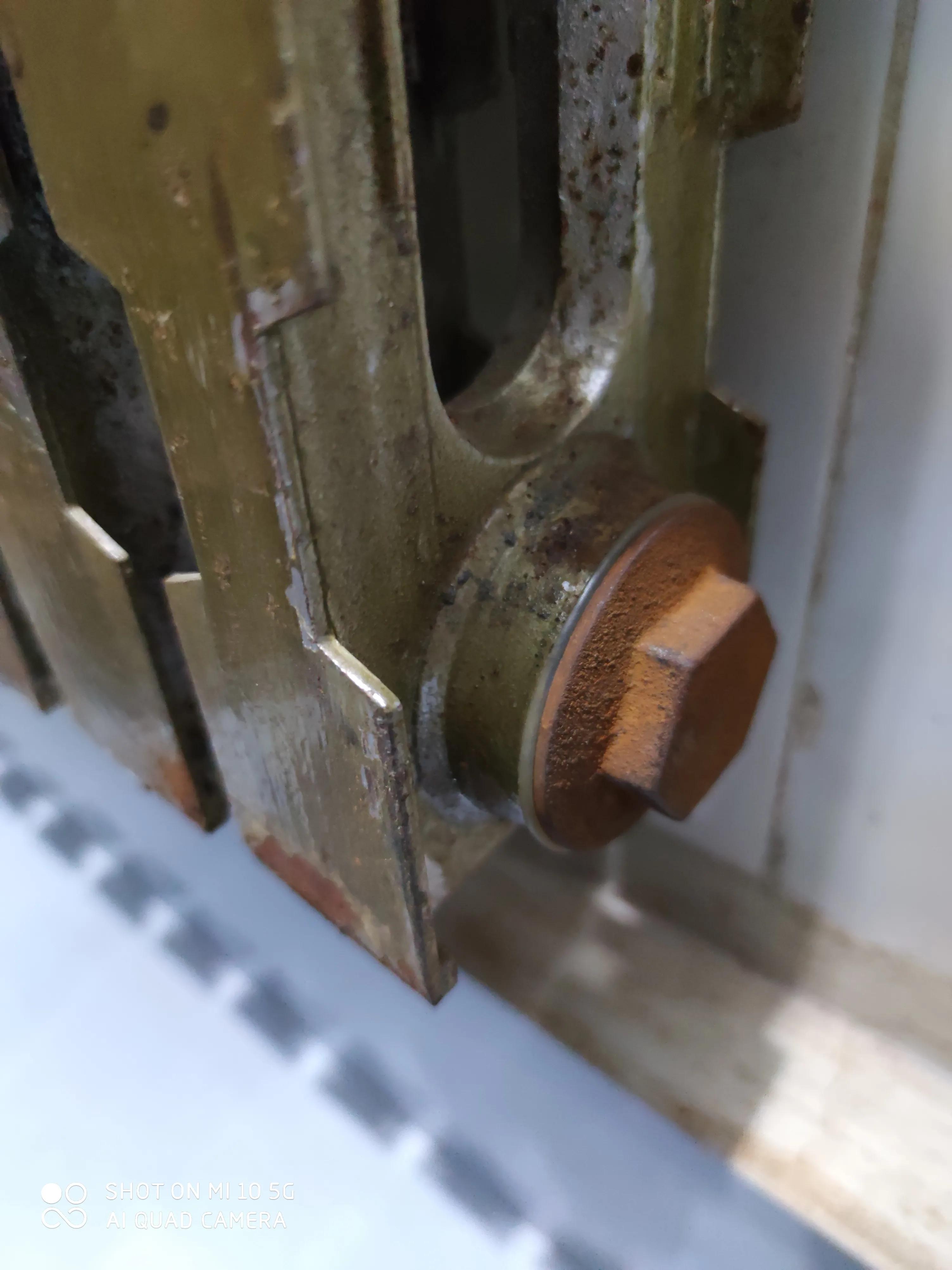 家里暖气一个热一个不热怎么回事,济南暖气不热24小时维修