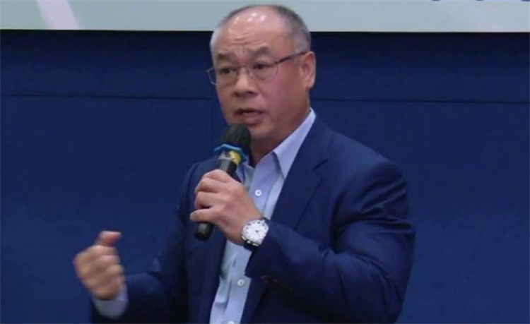 以前对我爱答不理现在后悔不已,之前对我爱答不理现在高攀不起