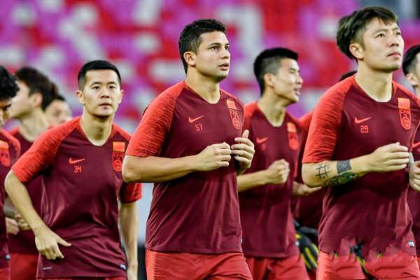 埃尔克森入选国足视频,埃尔克森为什么能代表中国队踢球