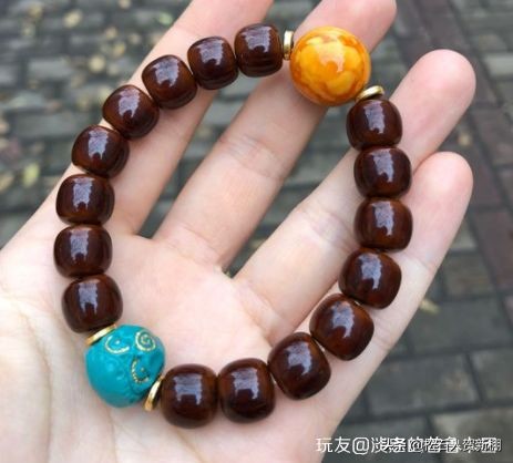 最容易盘出包浆的手串,盘玩包浆后变黑的文玩