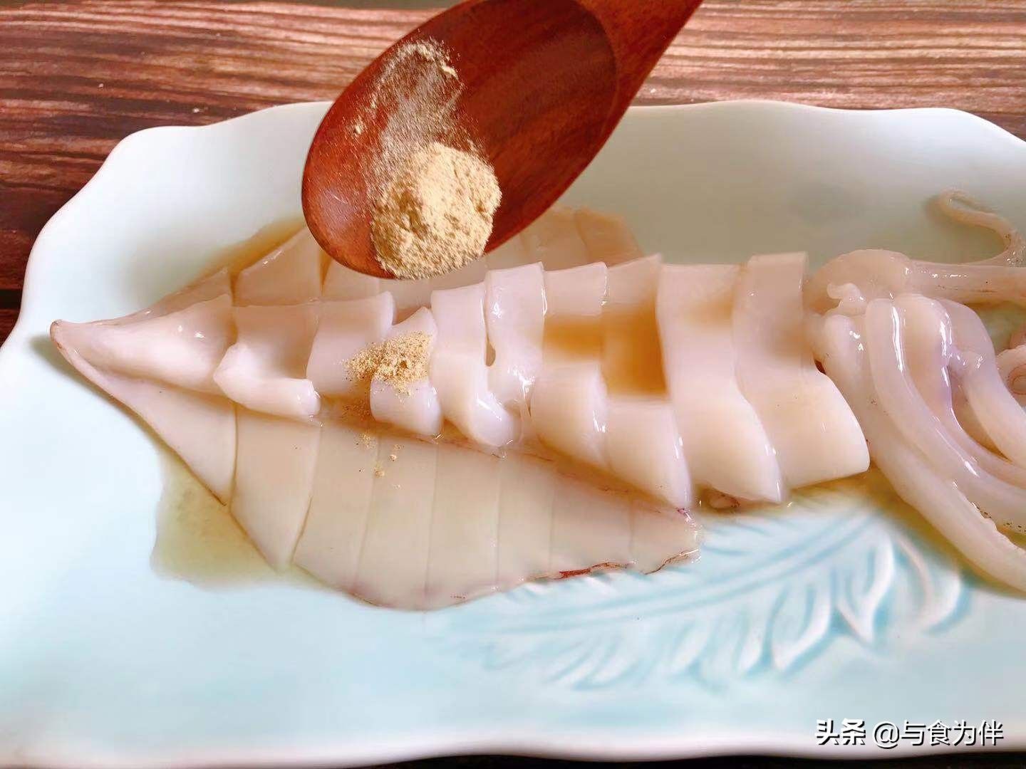 鱿鱼不油炸怎么做好吃,鱿鱼不煎不用炸鲜香肉嫩无腥味