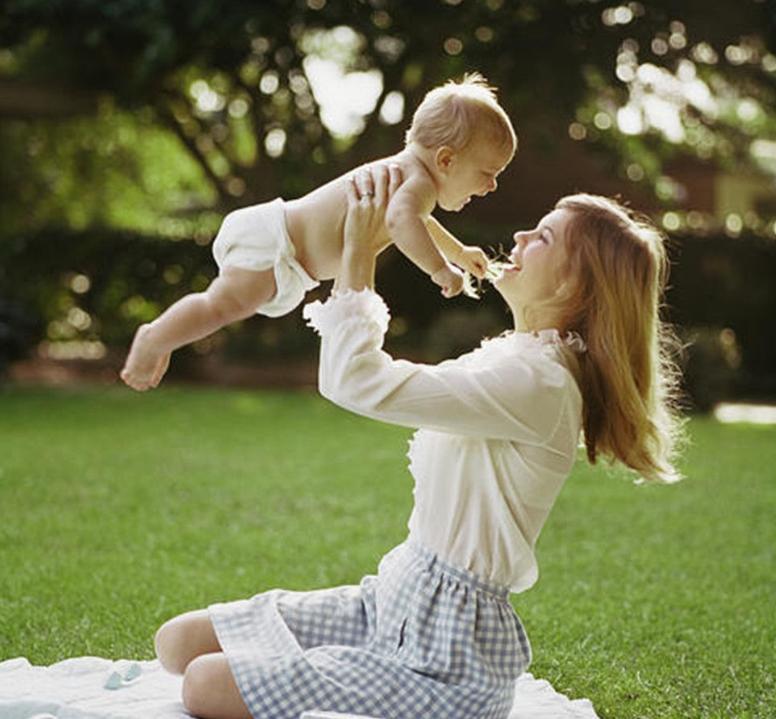 两个月新生儿爱哭,新生儿两个多月哭闹的原因是什么