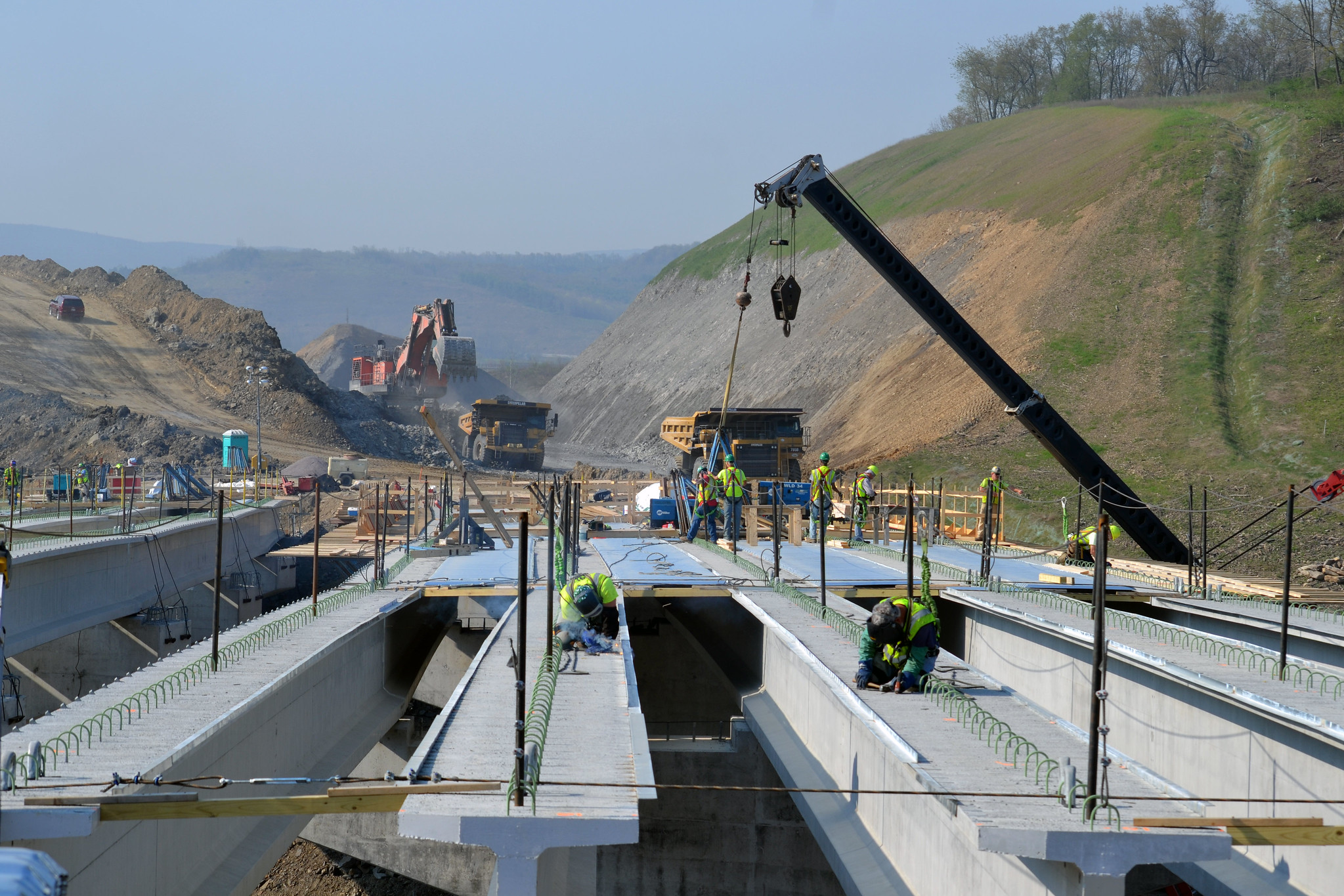 物价上天、治安混乱、基建落后？华而不实的美国，真比中国好吗？