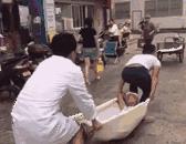 真正的*男猛**擅长挨打