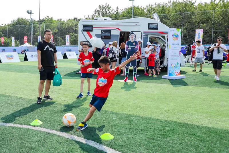上港入场秀,上港主场浦东足球场首发报幕