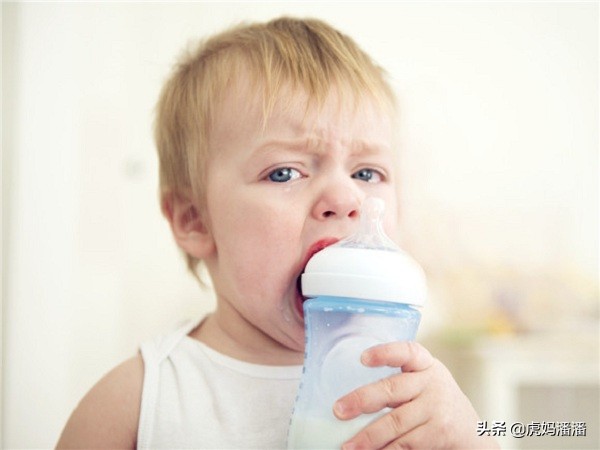 宝宝舌苔发白又厚是怎么回事,宝宝的舌苔又厚又白是什么原因