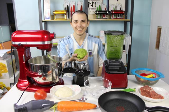 美国富二代用护照开网店,6年圈粉6万中国妇女,狂销1.2亿人民币