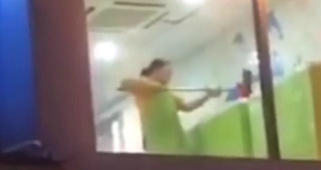 母婴店的员工给婴儿洗澡方法,母婴店给宝宝洗澡的人叫什么岗位