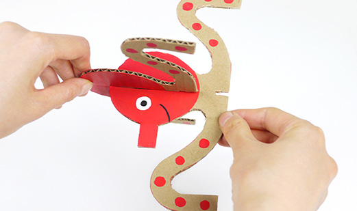 纸箱做玩具又省钱又实用,纸箱做超级好玩的简单小玩具