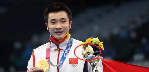 杨健赛后和教练说了什么,杨健赛后表情遭吐槽