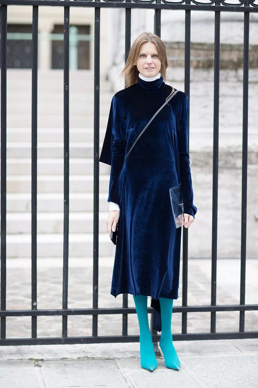 秋天穿丝绒太美太高级了 (轻薄高级的丝绒质地太讨人喜欢了)