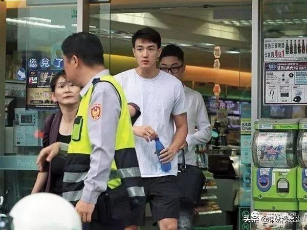 萧亚轩16年换17个男友的秘诀,40岁萧亚轩谈了几个男朋友