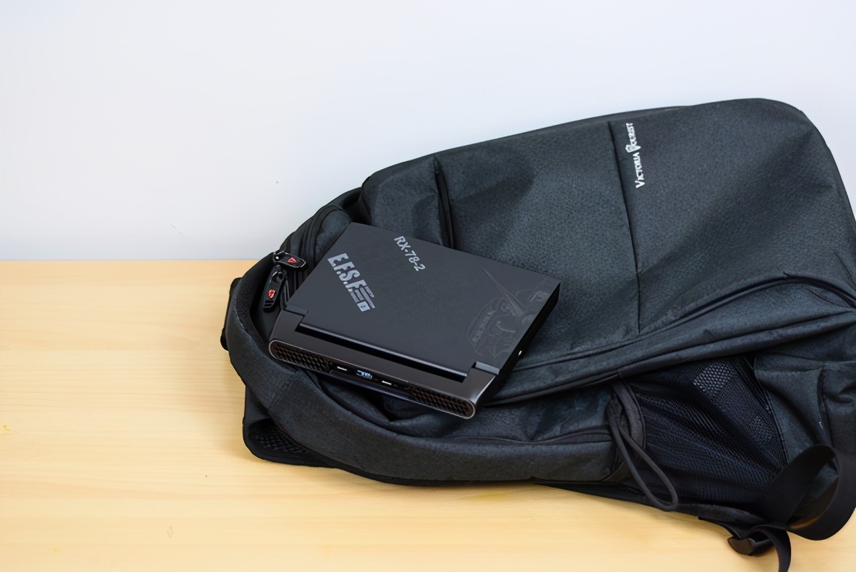 最新游戏笔记本电脑评测,小不点游戏好玩吗