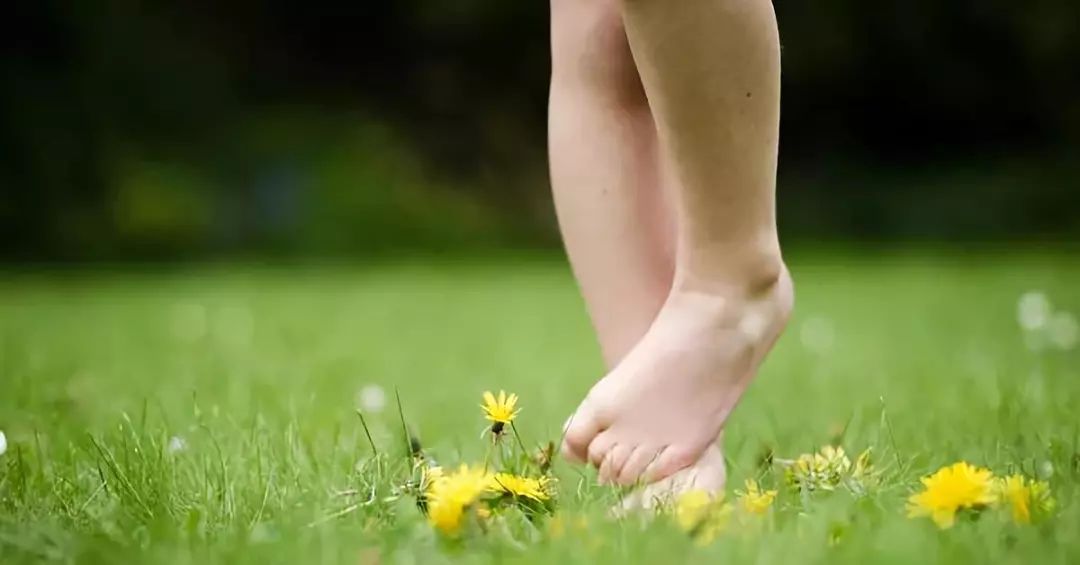 一岁多孩子乳房发育、五岁孩子喜欢夹腿......这些是性早熟吗?家长该怎么应对?