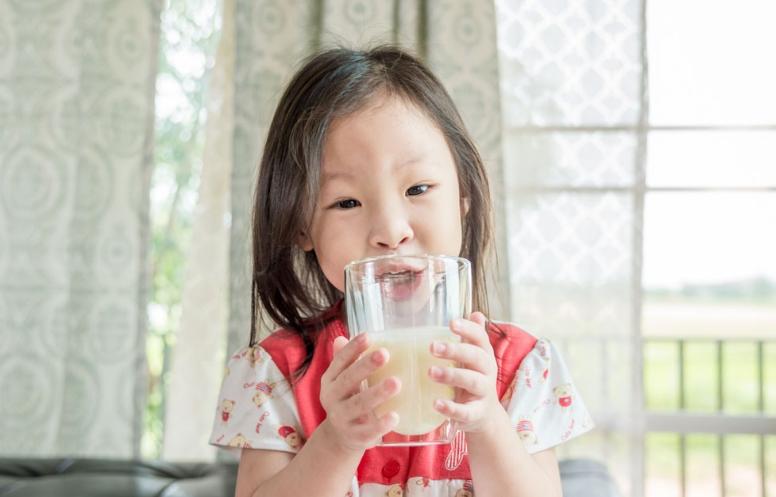 哺乳期吃什么给婴儿补钙效果最好,哺乳期怎么给宝宝补钙效果最好